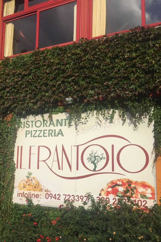 insegna del ristorante siciliano a Messina